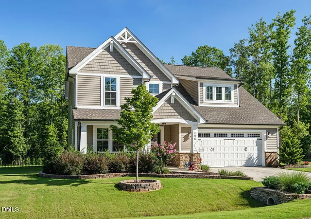 Photo 2 of Single family home for sale at 196 W Amber Oak Dr, Selma, NC 27576 | MLS# 10185949 | Listing updated on 2026-09-18