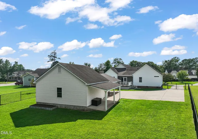 Photo 3 of Sale Pending at 105 Willmont Ct, Benson, NC 27504 | MLS# 10185846 | Listing updated on 2026-08-23