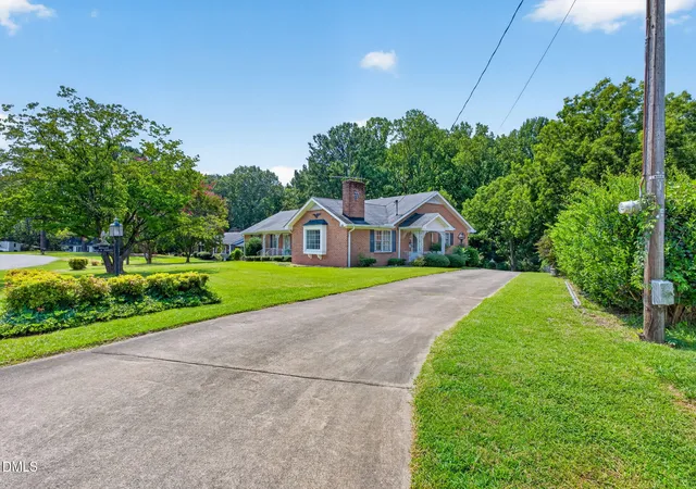 Photo 3 of Sale Pending at 114 Castle Cir, Smithfield, NC 27577 | MLS# 10185820 | Listing updated on 2026-09-16