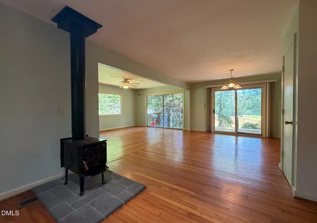 Photo 4 of Single family home for sale at 12 Ellen Pl, Chapel Hill, NC 27514 | MLS# 10185459 | Listing updated on 2026-08-12