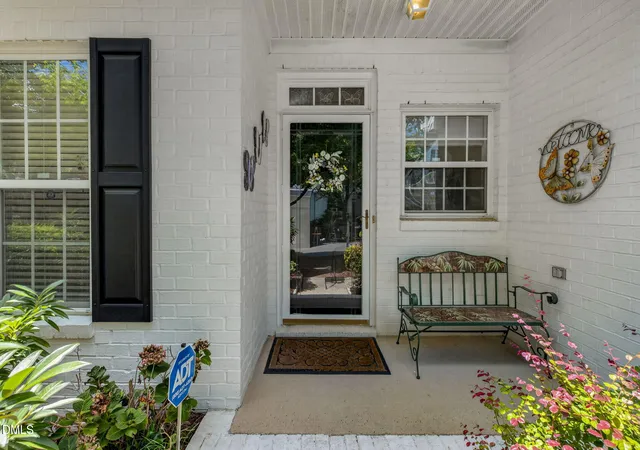 2nd image of 1603 Poets Glade Dr, Apex, NC 27523 | MLS# 10185453