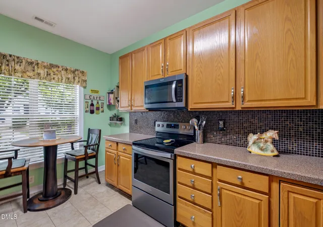 4th image of 1603 Poets Glade Dr, Apex, NC 27523 | MLS# 10185453