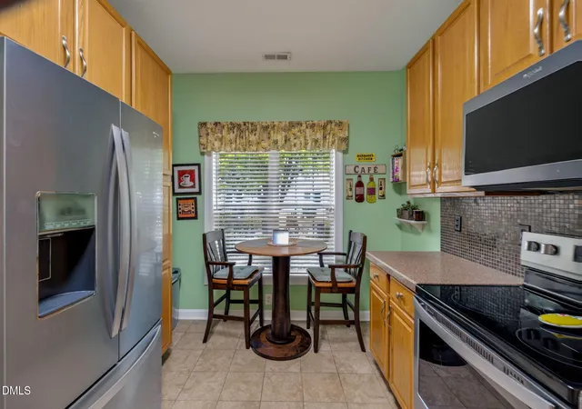 5th image of 1603 Poets Glade Dr, Apex, NC 27523 | MLS# 10185453