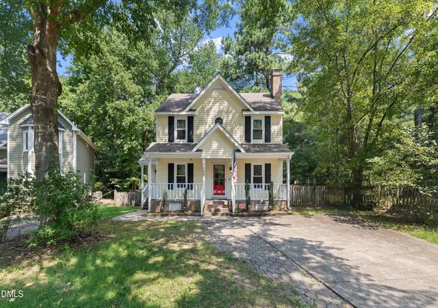 Photo 3 of Sale Pending at 4609 Batavia Ct, Raleigh, NC 27604 | MLS# 10186280 | Listing updated on 2026-08-22