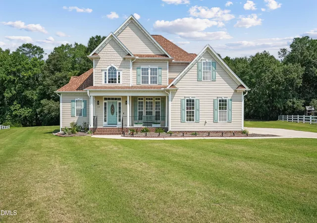 Photo 2 of Sale Pending at 122 Oakmoor Ln, Willow Spring, NC 27592 | MLS# 10186979 | Listing updated on 2026-08-22