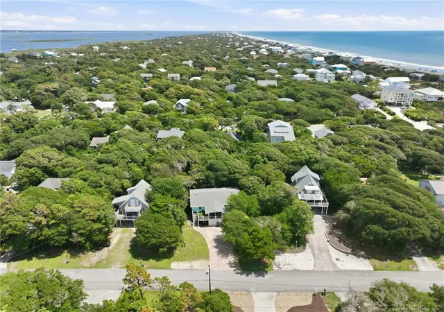 Photo 3 of Single family home for sale at 112 Purdie Dr, Emerald Isle, NC 28594 | MLS# 767474 | Listing updated on 2026-09-19