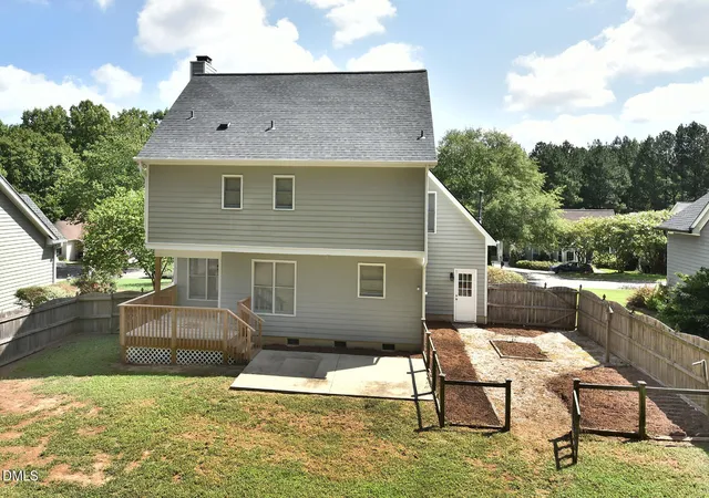2nd image of 2003 Kelly Glen Dr, Apex, NC 27502 | MLS# 10185501
