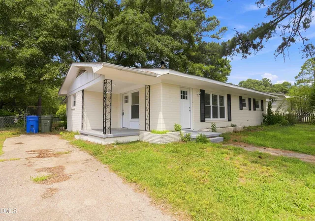 2nd image of 605 Sunnyside Ln W, Wilson, NC 27893 | MLS# 10186344