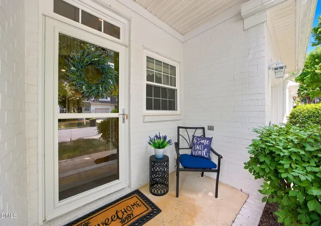 Photo 3 of Sale Pending at 1601 Poets Glade Dr, Apex, NC 27523 | MLS# 10186160 | Listing updated on 2026-08-25