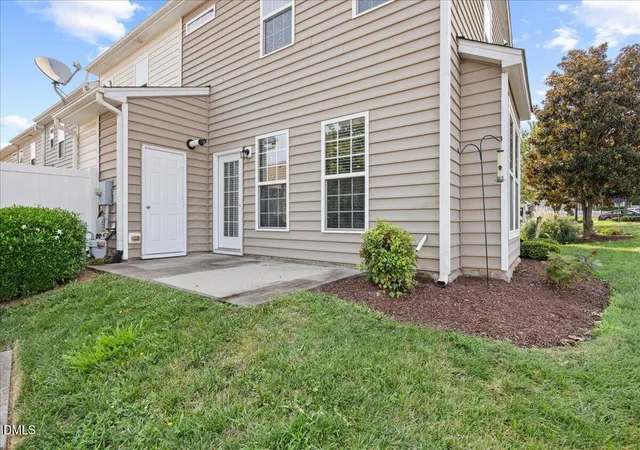 Photo 3 of Townhouse for sale at 422 Provincial St, Raleigh, NC 27603 | MLS# 10185801 | Listing updated on 2026-08-12