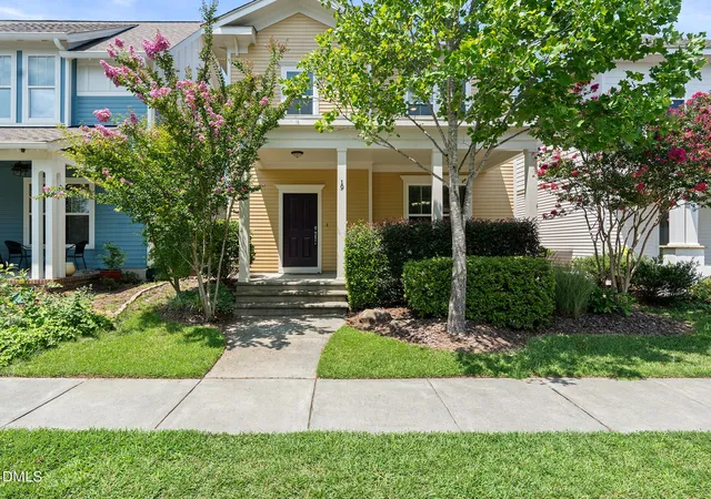 Photo 2 of Single family home for sale at 19 Pokeberry Bnd Dr, Chapel Hill, NC 27516 | MLS# 10185540 | Listing updated on 2026-09-15