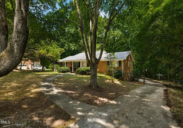 image of 4819 Gladwyn Dr, Winston Salem, NC 27104 | MLS# 10186186