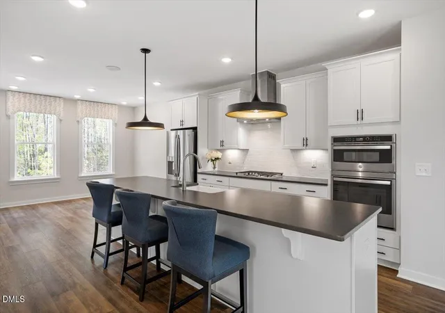 2nd image of 2077 Eva Pearl Dr, Apex, NC 27502 | MLS# 10185572