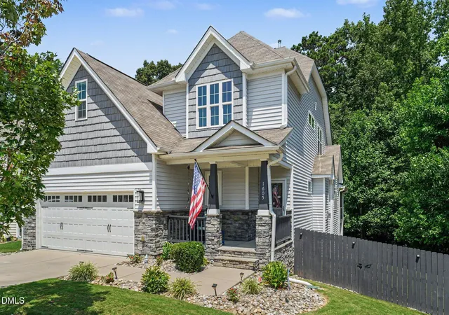 2nd image of 1605 Essexwood Dr, Fuquay Varina, NC 27526 | MLS# 10186975