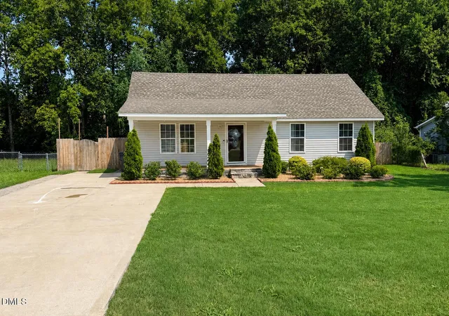 1st image of 117 Elfreth Ln, Spring Lake, NC 28390 | MLS# 10188055