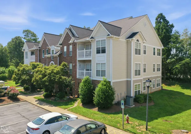 Photo 3 of Condo for sale at 2221 Delaney Dr #112, Burlington, NC 27215 | MLS# 10185571 | Listing updated on 2026-08-24