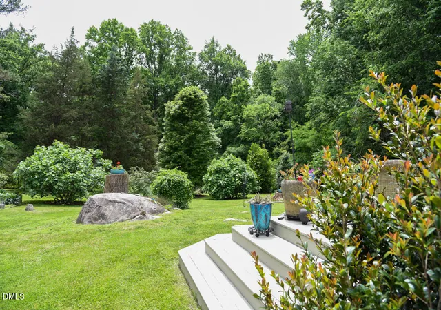 37th image of 512 Marion Wy, Chapel Hill, NC 27516 | MLS# 10186466
