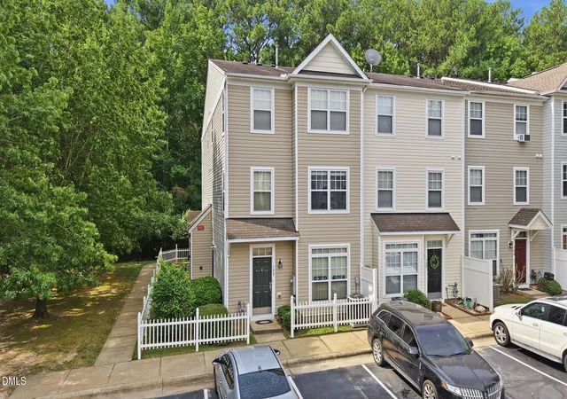 2nd image of 8621 Neuse Club Ln, Raleigh, NC 27616 | MLS# 10187219