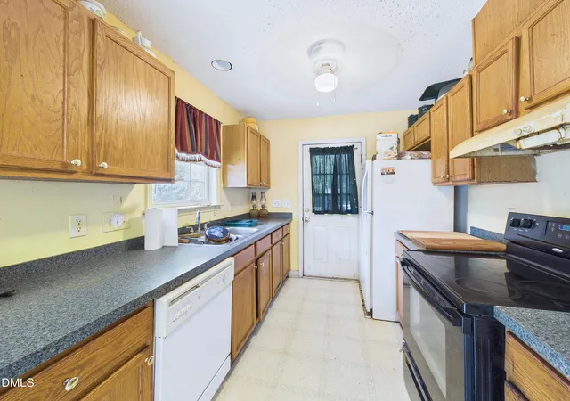 4th image of 201 Lawrence St, Fuquay Varina, NC 27526 | MLS# 10186922