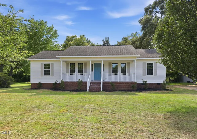 1st image of 305 N 1st St, Broadway, NC 27505 | MLS# 10186589