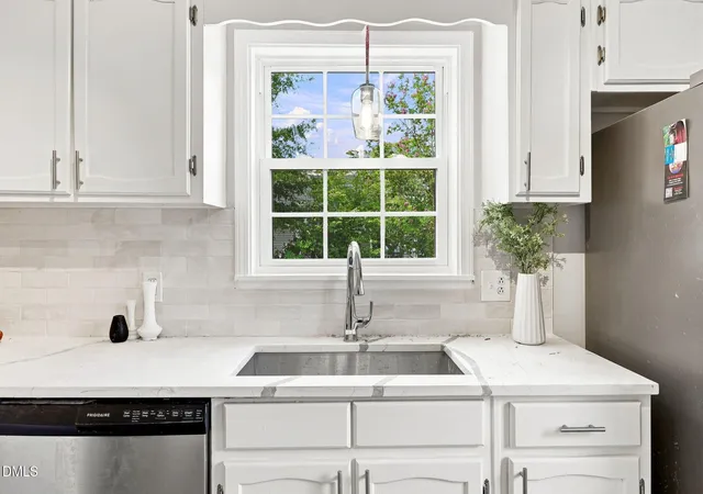 3rd image of 305 N 1St St, Broadway, NC 27505 | MLS# 10186589
