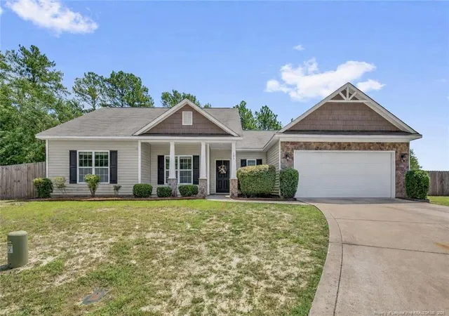 Single Family Residence at 105 Yellowfoot Dr, Raeford, NC 28376 | MLS# 767479 | | Sold on 2026-09-17