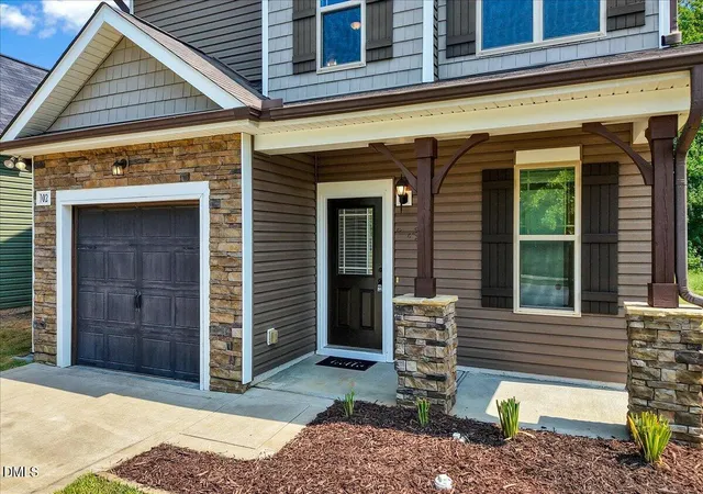2nd image of 102 Forsyth Pkwy, Clayton, NC 27520 | MLS# 10185954