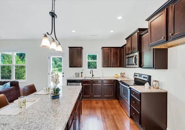 3rd image of 102 Forsyth Pkwy, Clayton, NC 27520 | MLS# 10185954