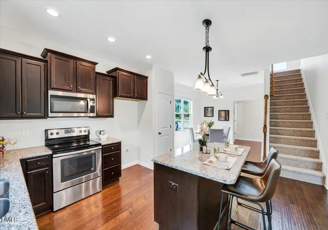 4th image of 102 Forsyth Pkwy, Clayton, NC 27520 | MLS# 10185954