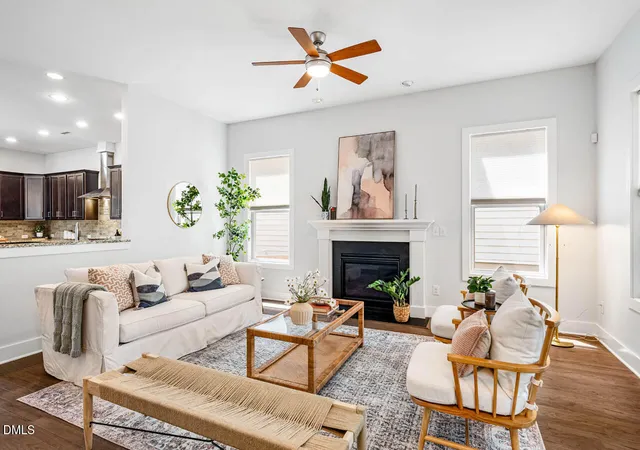 Photo 4 of Sale Pending at 312 Della St, Chapel Hill, NC 27516 | MLS# 10186432 | Listing updated on 2026-09-27
