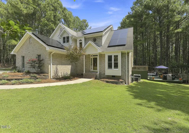 Photo 3 of Sale Pending at 389 Dewar St, Fuquay Varina, NC 27526 | MLS# 10185952 | Listing updated on 2026-10-06