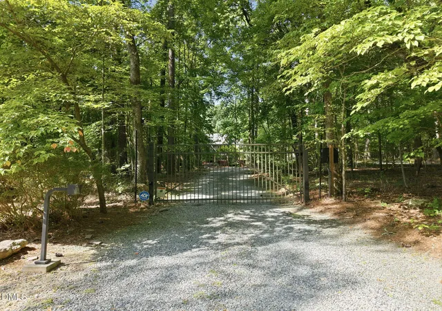 2nd image of 2219 Ridgewood Rd, Chapel Hill, NC 27516 | MLS# 10187480