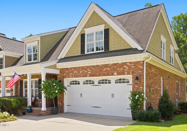 Photo 3 of Townhouse for sale at 39 Old Grv Ln, Apex, NC 27502 | MLS# 10185754 | Listing updated on 2026-09-17