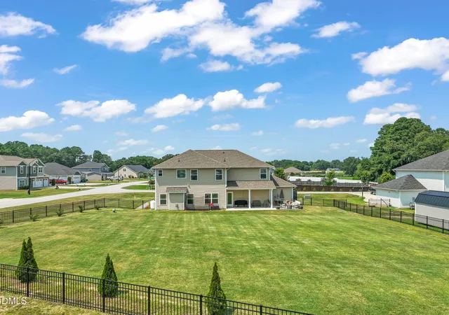 Photo 3 of Sale Pending at 289 Red Hawk Pl, Smithfield, NC 27577 | MLS# 10185964 | Listing updated on 2026-09-02
