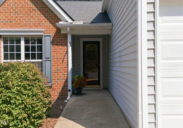 2nd image of 103 Atkinson Ct, Apex, NC 27502 | MLS# 10185947