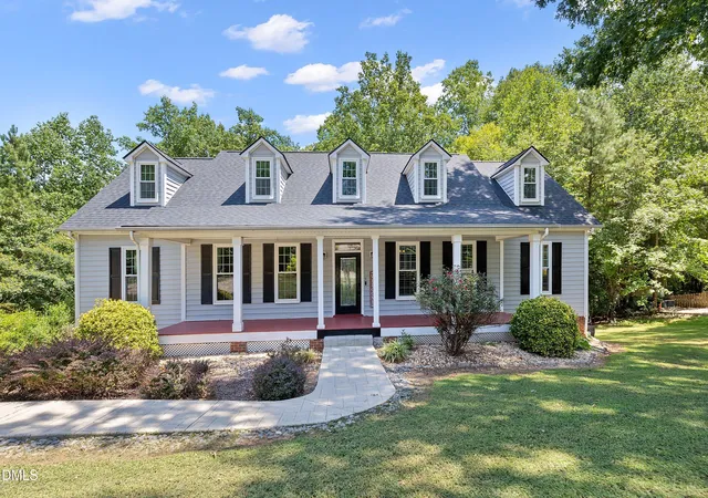 Photo 3 of Sale Pending at 6201 Hilbert Ridge Dr, Holly Springs, NC 27540 | MLS# 10185875 | Listing updated on 2026-10-09