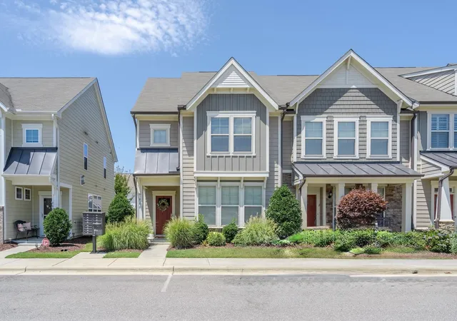 2nd image of 960 Ambergate Sta, Apex, NC 27502 | MLS# 10185654