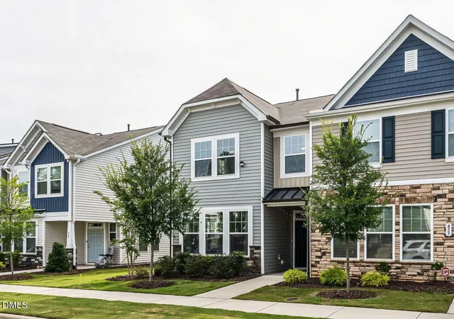 2nd image of 431 Channel Drop Dr, Clayton, NC 27520 | MLS# 10185904