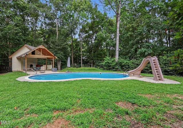 2nd image of 4808 Stoneyoak Ln, Raleigh, NC 27610 | MLS# 10185777