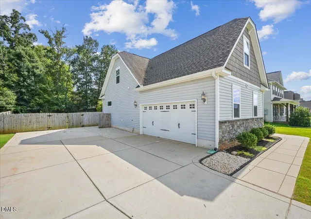 Photo 3 of Sale Pending at 125 Tarkenton Ct, Clayton, NC 27527 | MLS# 10185786 | Listing updated on 2026-09-22