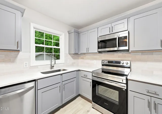 4th image of 3012 Byrd Ave, Sanford, NC 27332 | MLS# 10185982