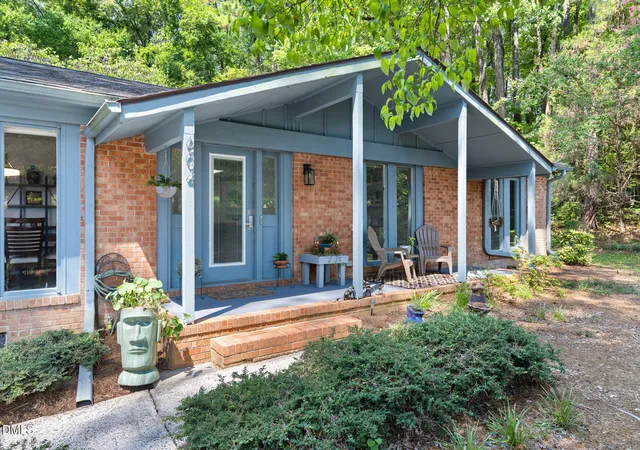 1st image of 604 Hatch Rd, Chapel Hill, NC 27516 | MLS# 10186265