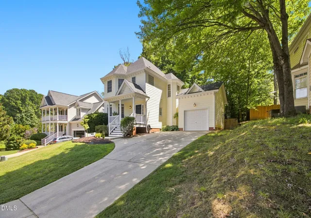 4th image of 617 Scotts Ridge Trl, Apex, NC 27502 | MLS# 10187824