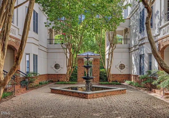 2nd image of 274 E Davie St #274, Raleigh, NC 27601 | MLS# 10187067