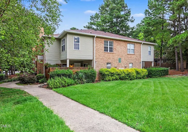 2nd image of 434 Summerwalk Cir, Chapel Hill, NC 27517 | MLS# 10186429
