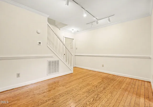 5th image of 434 Summerwalk Cir, Chapel Hill, NC 27517 | MLS# 10186429