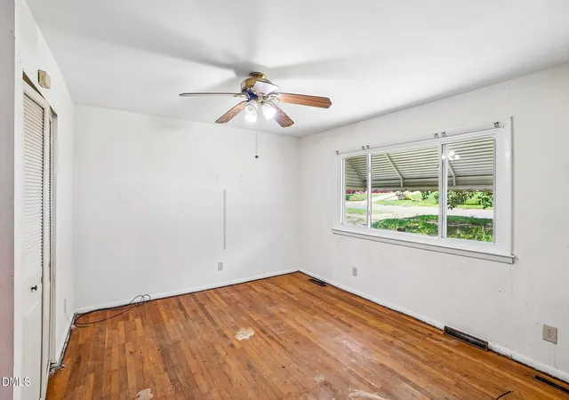 3rd image of 806 S Plum St, Durham, NC 27701 | MLS# 10185809