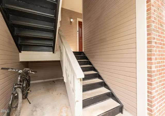 Listing Photo 5 - Condo for sale in building located at 107 Killam Ct, Cary, NC 27513 - Unit #1C