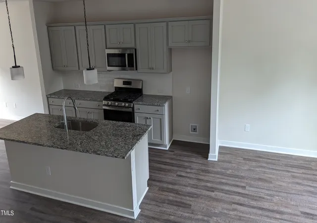 4th image of 802 Laurel Gate Dr, Wake Forest, NC 27587 | MLS# 10185817
