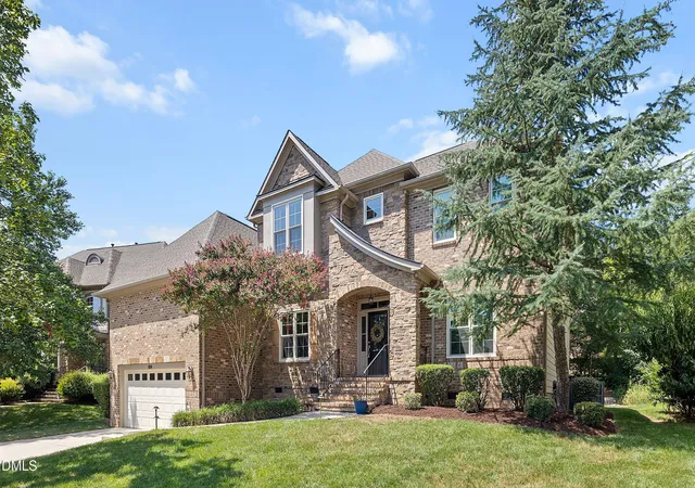 1st image of 804 Modena Dr, Cary, NC 27513 | MLS# 10187467